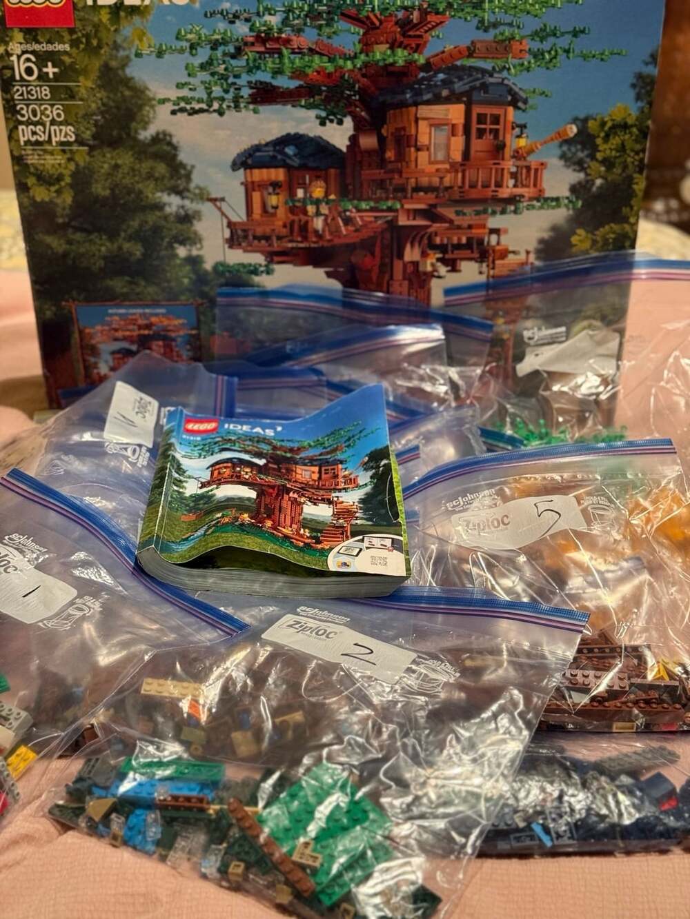 LEGO Ideas 21318 Tree House Set - Box,Manual,Bagged (Sorted) Pieces 100% Complet
